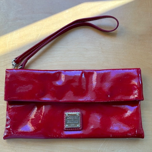 Stuart Weizman shoes and a doozy & Burke Matching bright red clutch - Picture 13 of 13